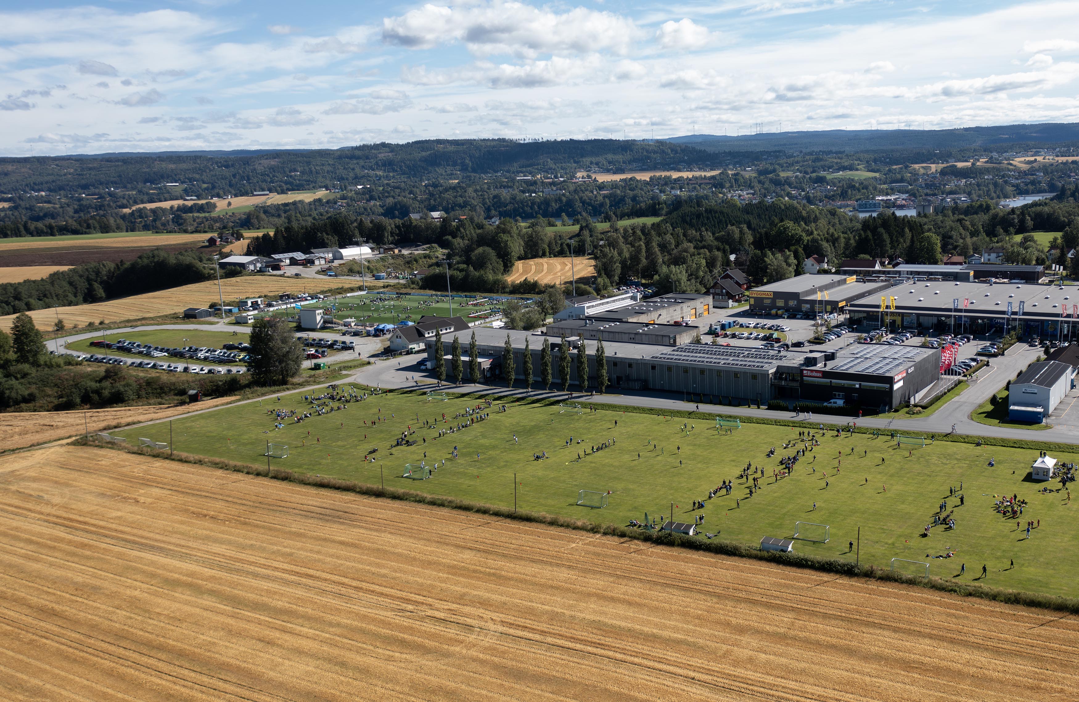 Det myldret av barn og voksne på Myhrer under Eidsvold Turn Cup i helgen