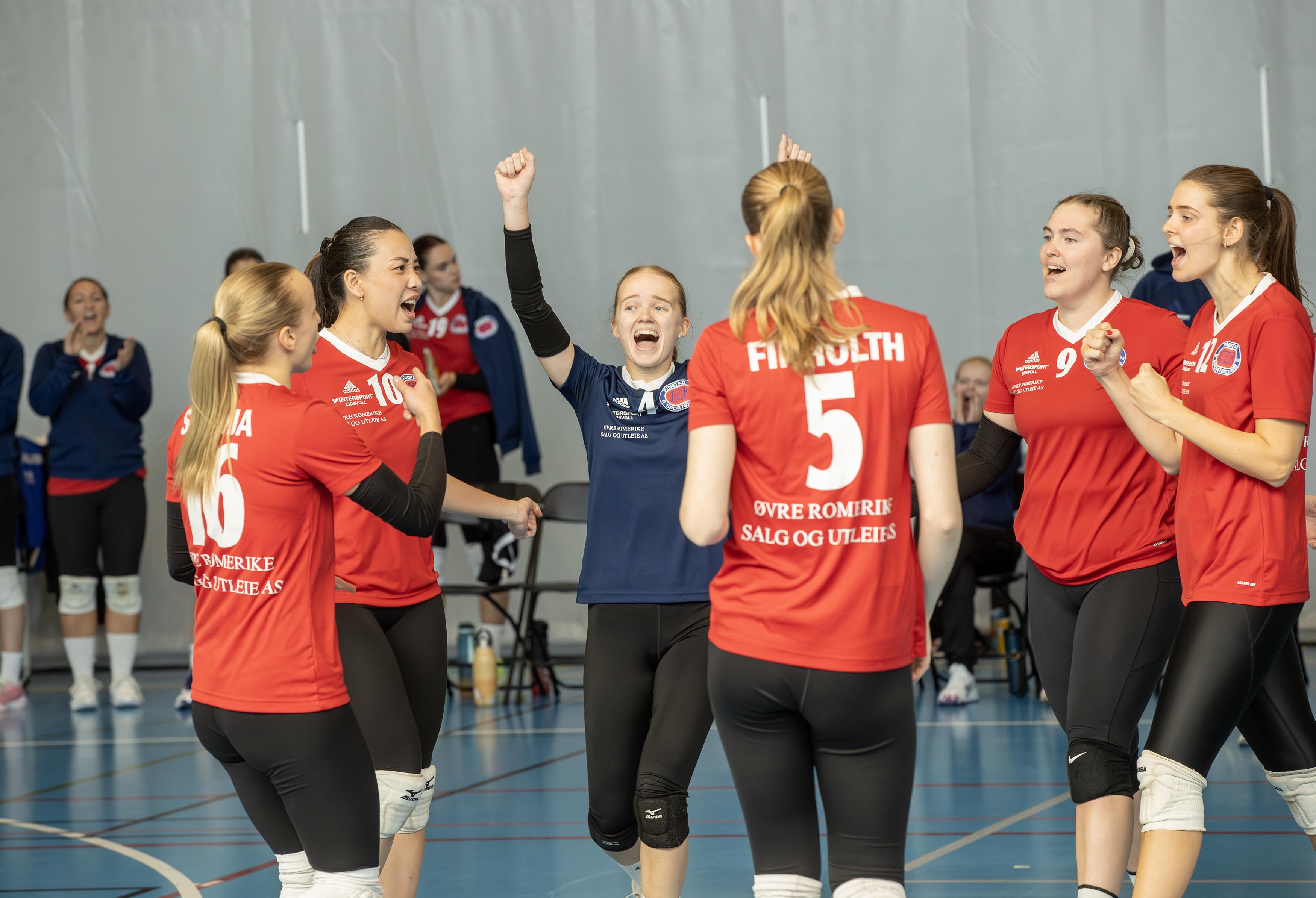 Finstad ble historiske med seier i sin aller første kamp på nivå to