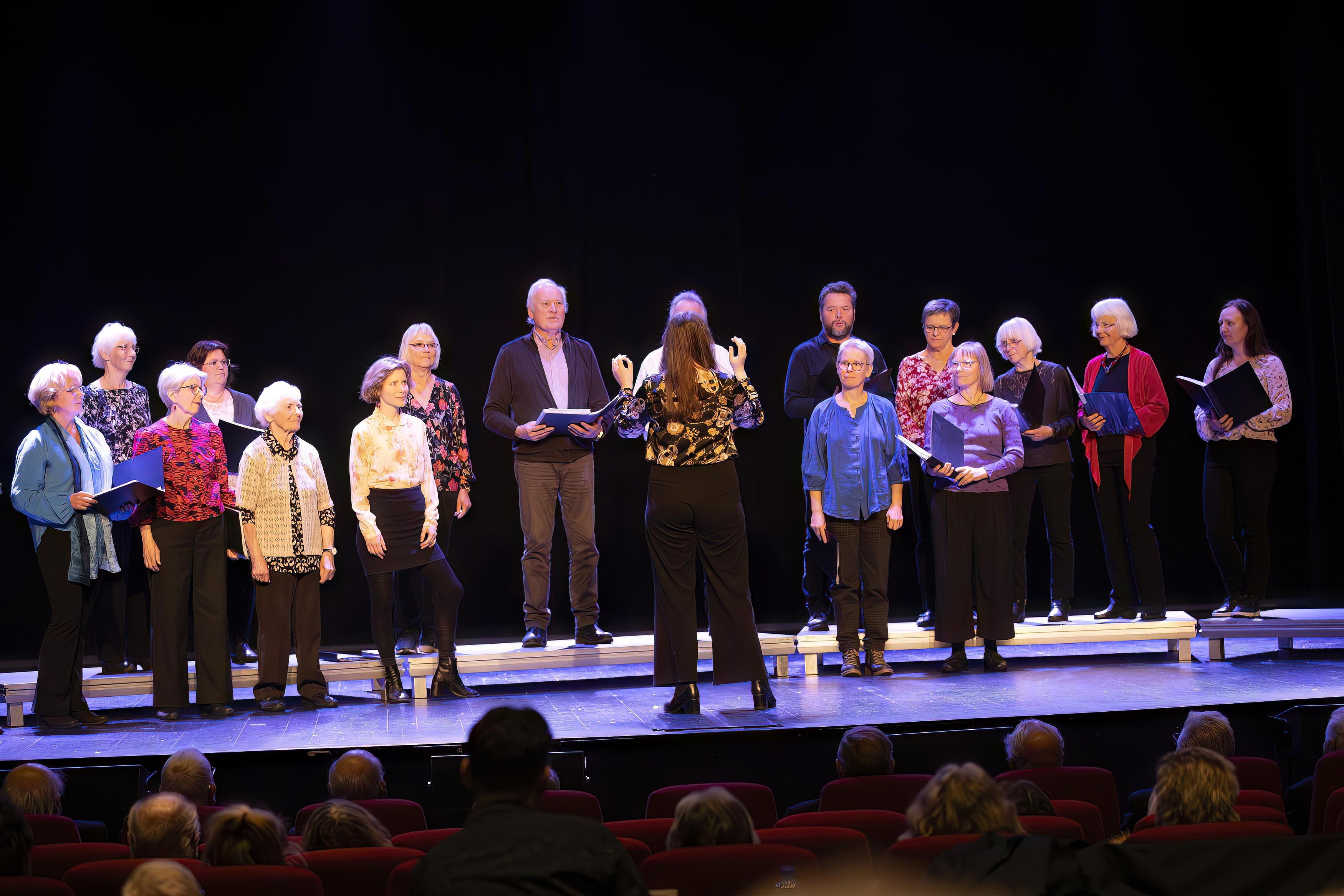 Gjennom mer enn fem tiår har Eidsvoll Korforening vært en møteplass for sangere i alle aldre