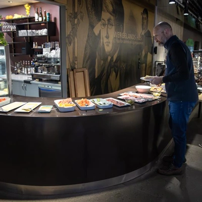 Frokost, Mac-trøbbel og en trønder med to visittkort Frokost, Mac-trøbbel og en trønder med to visittkort