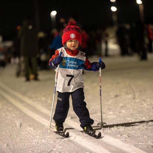 OL-følelse da nærmere 120 barn inntok Eidsvoll Verk Skistadion