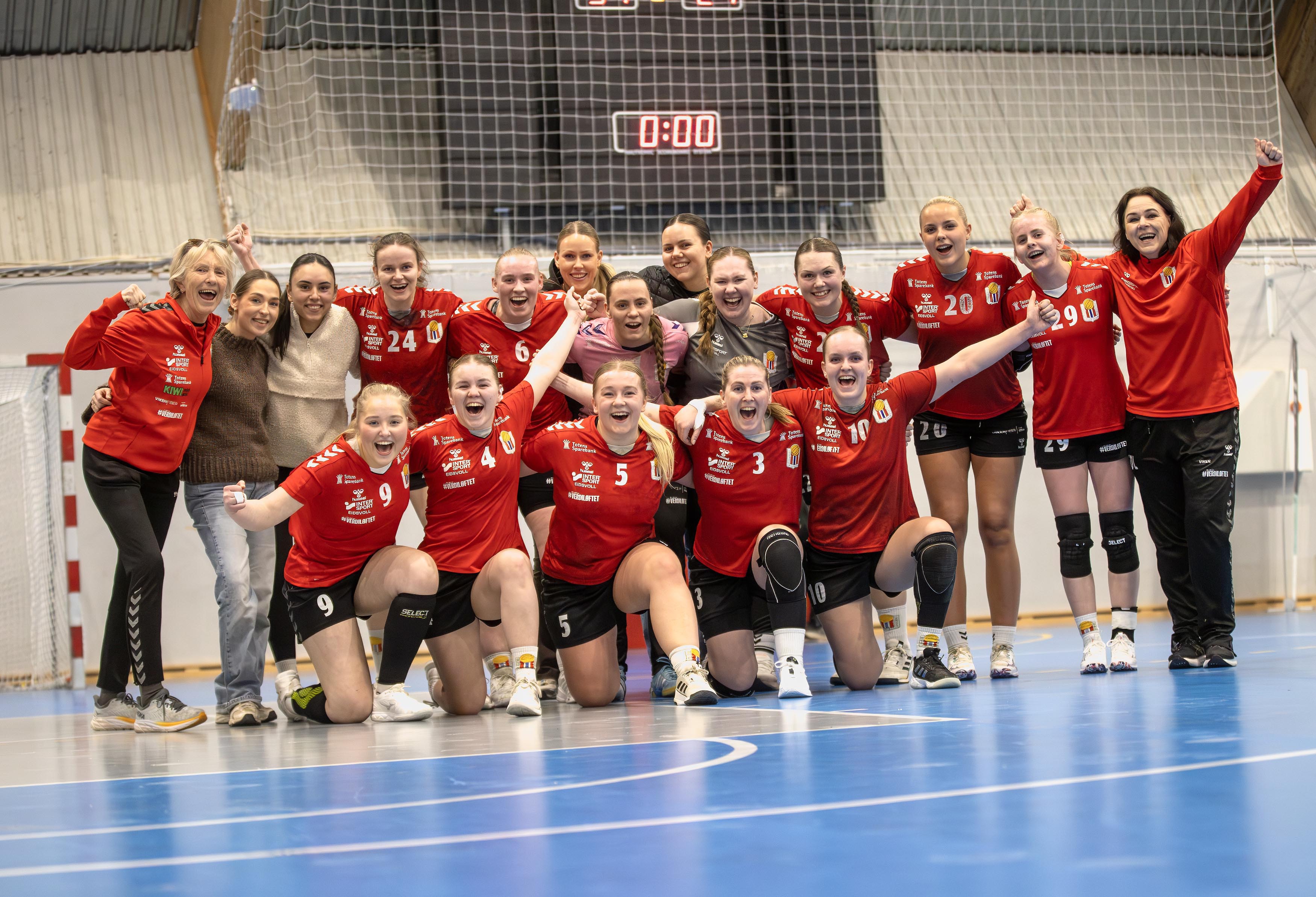 EIF-damene kan juble for en ny sesong i 3. divisjon og seier over Vålerenga 2 i Råholthallen