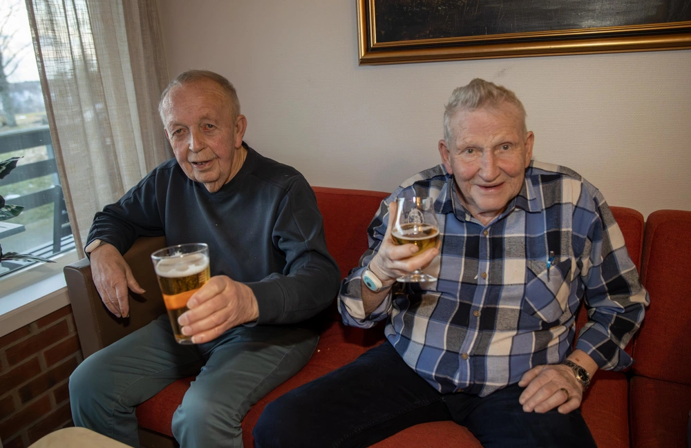 Skål for fredagspuben! Skål for fredagspuben!