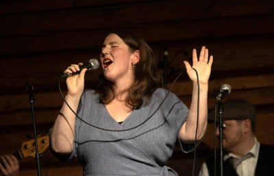 4 glade lerker i Herredshuset: - En musikalsk reise vi sent vil glemme 4 glade lerker i Herredshuset: - En musikalsk reise vi sent vil glemme