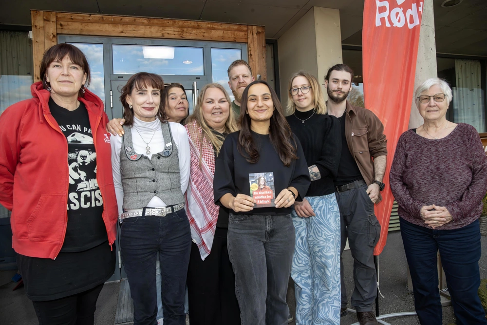 Rødt ladet opp til sykelønnskamp på Gladbakk: - Når du blir syk, skal du heller ikke bli fattig Rødt ladet opp til sykelønnskamp på Gladbakk: - Når du blir syk, skal du heller ikke bli fattig