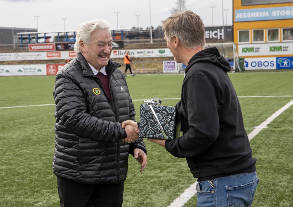 Cato Strømberg æresmedlem i Ull/Kisa Cato Strømberg æresmedlem i Ull/Kisa