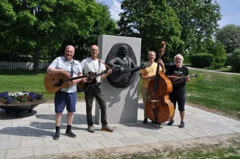 Lørdagstoner: Bergtatte