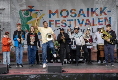 Suksess for flerkulturell festdag: - Jo flere vi er, jo bedre blir mosaikken Suksess for flerkulturell festdag: - Jo flere vi er, jo bedre blir mosaikken