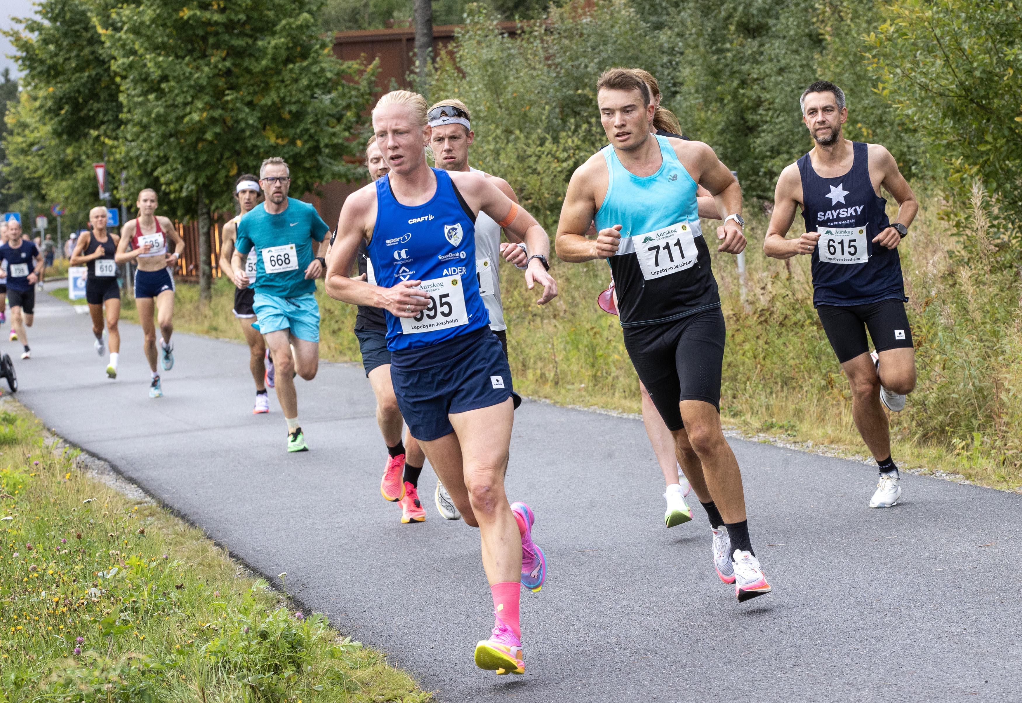Akkurat her tauer Marte Kjøren (695) på Victor Samuel Synnestvedt (711) fra Åsen og Jon Inge Hagen (615) fra Åsgreina som begge løp på 17.15