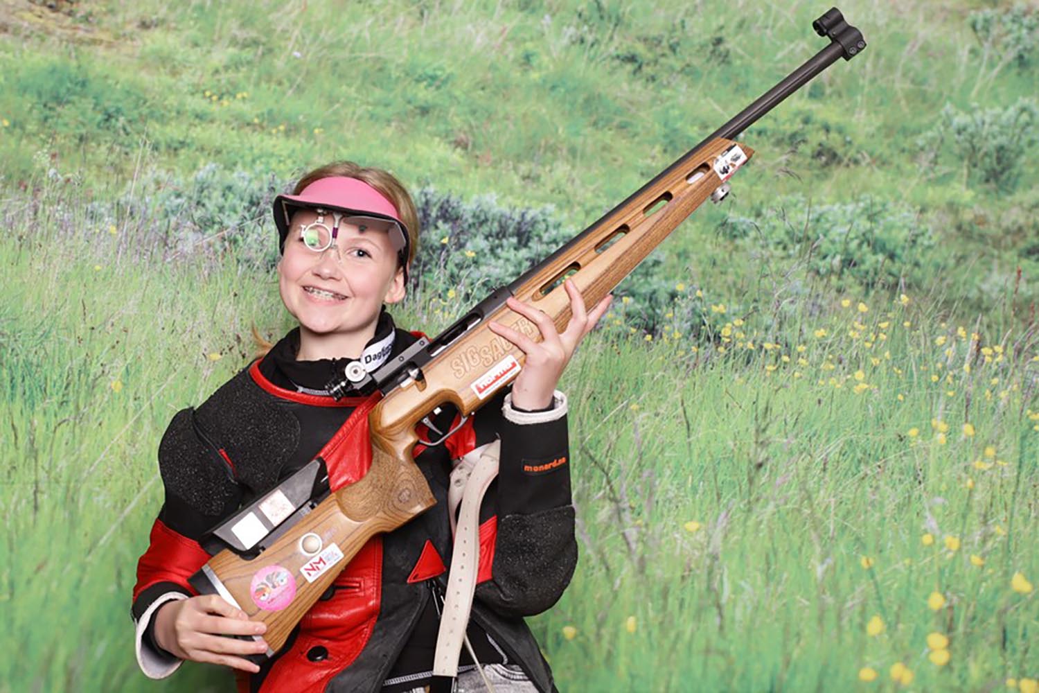 Silje Egeberg Holt holdt hodet kaldt og vant banefinalen i rekruttklassen under Landsskytterstevnet på Lesja.