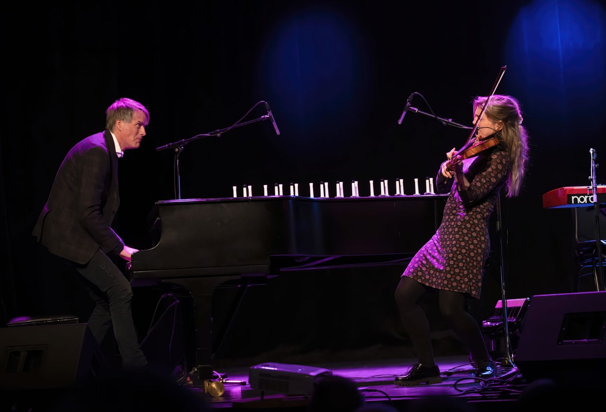 Når Wollert Krohn-Hansen er kapellmester blir det garantert klasse. Her med Ingrid Berg Mehus i Panoarma i 2022