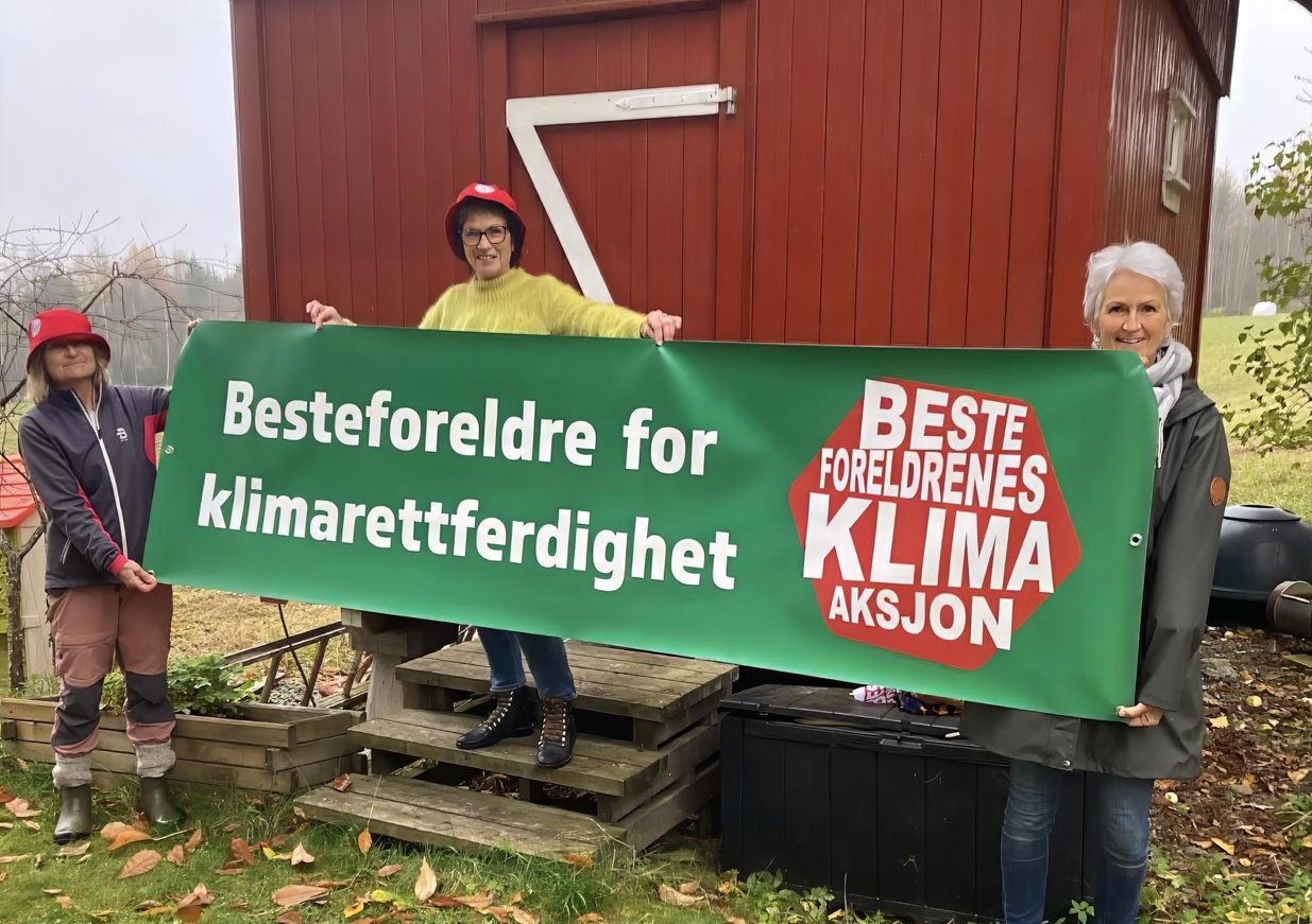 Karin Gedde, Anne Bergem og Helle Aasgaard i Besteforeldrenes Klimaaksjon står på for et bedre klima