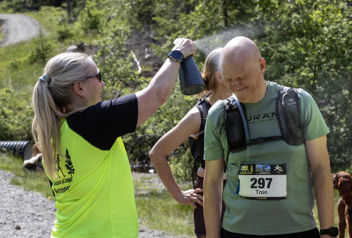 Tron Gravdal fra Haga får en dusj