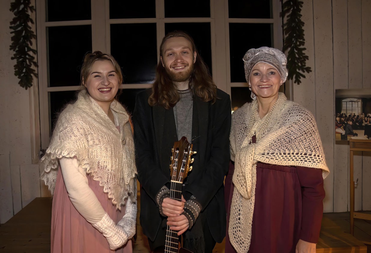 Ingrid Elisabeth Grimdalen og Mona Julsrud har opptrådt sammen før - i selveste Rikssalen. Her med Jonas Dupont Kramer Hald