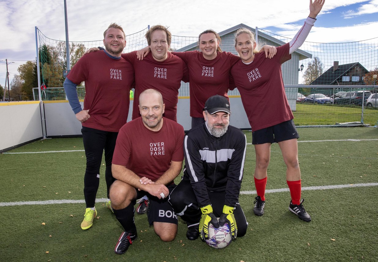Mental United. Bak Aleksander Ruud Underdal, Jonas René Nielsen Opland, Nina Maria Jaskulska-Stępień og Vilde Frantzen. Foran Geir Gustavsen og Rune Sandholm